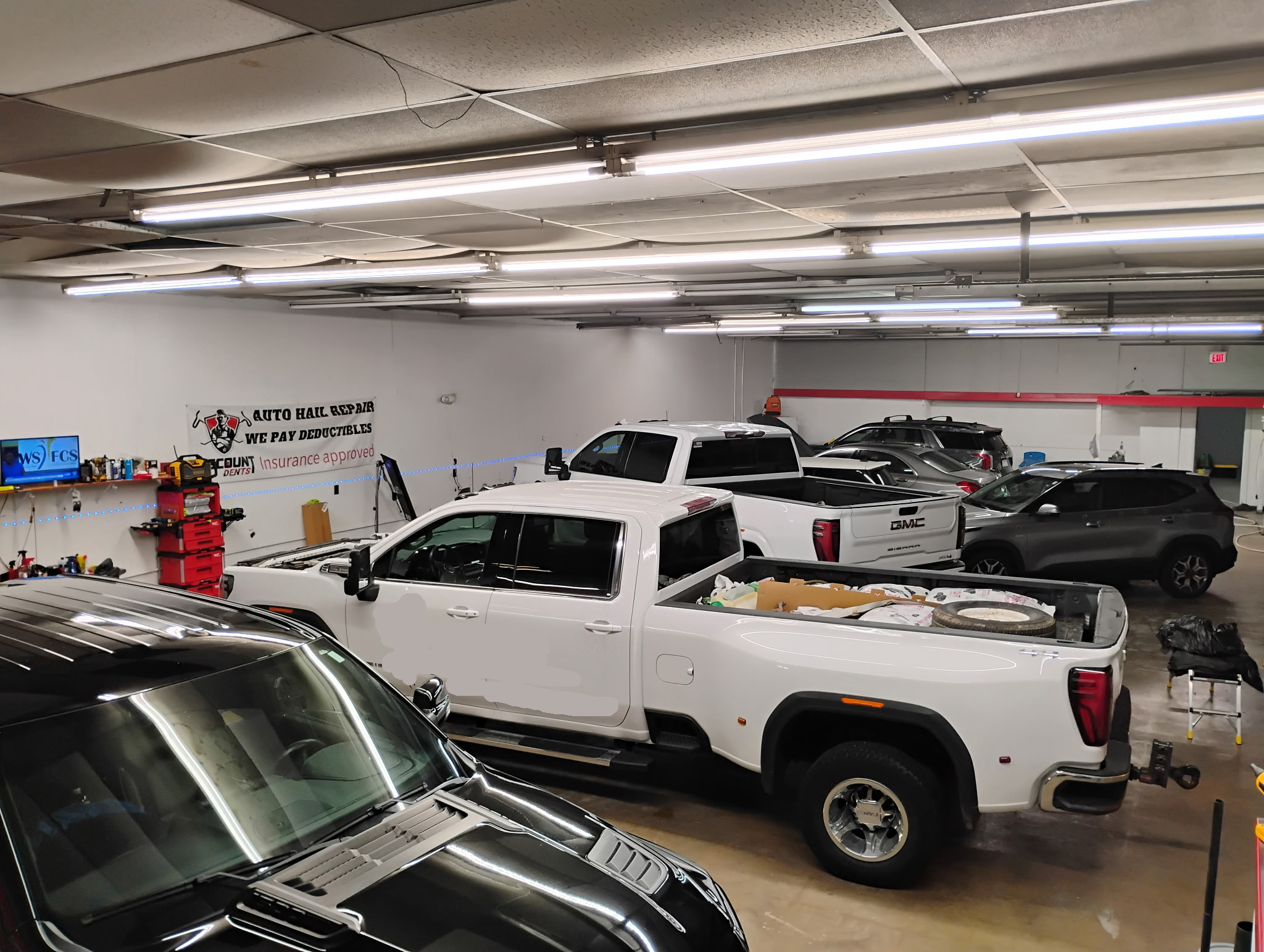 Insurance claim help and dent repair illustration